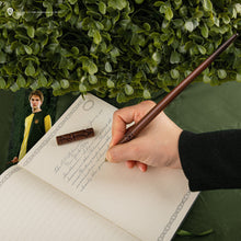 Load image into Gallery viewer, Cedric Diggory Wand Pen with Stand &amp; Lenticular Bookmark