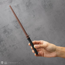 Load image into Gallery viewer, Draco Malfoy Wand Pen with Stand &amp; Lenticular Bookmark