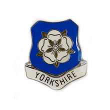 Load image into Gallery viewer, Pin Badge Yorkshire rose